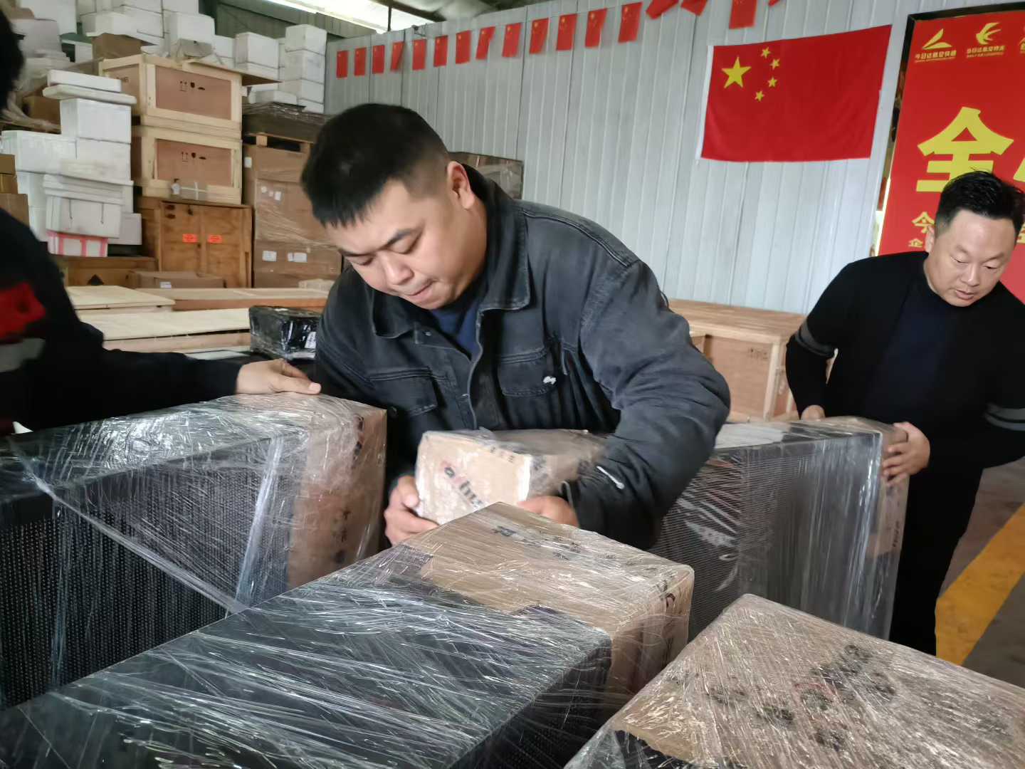 LED显示器航空托运，专业防护更安心！